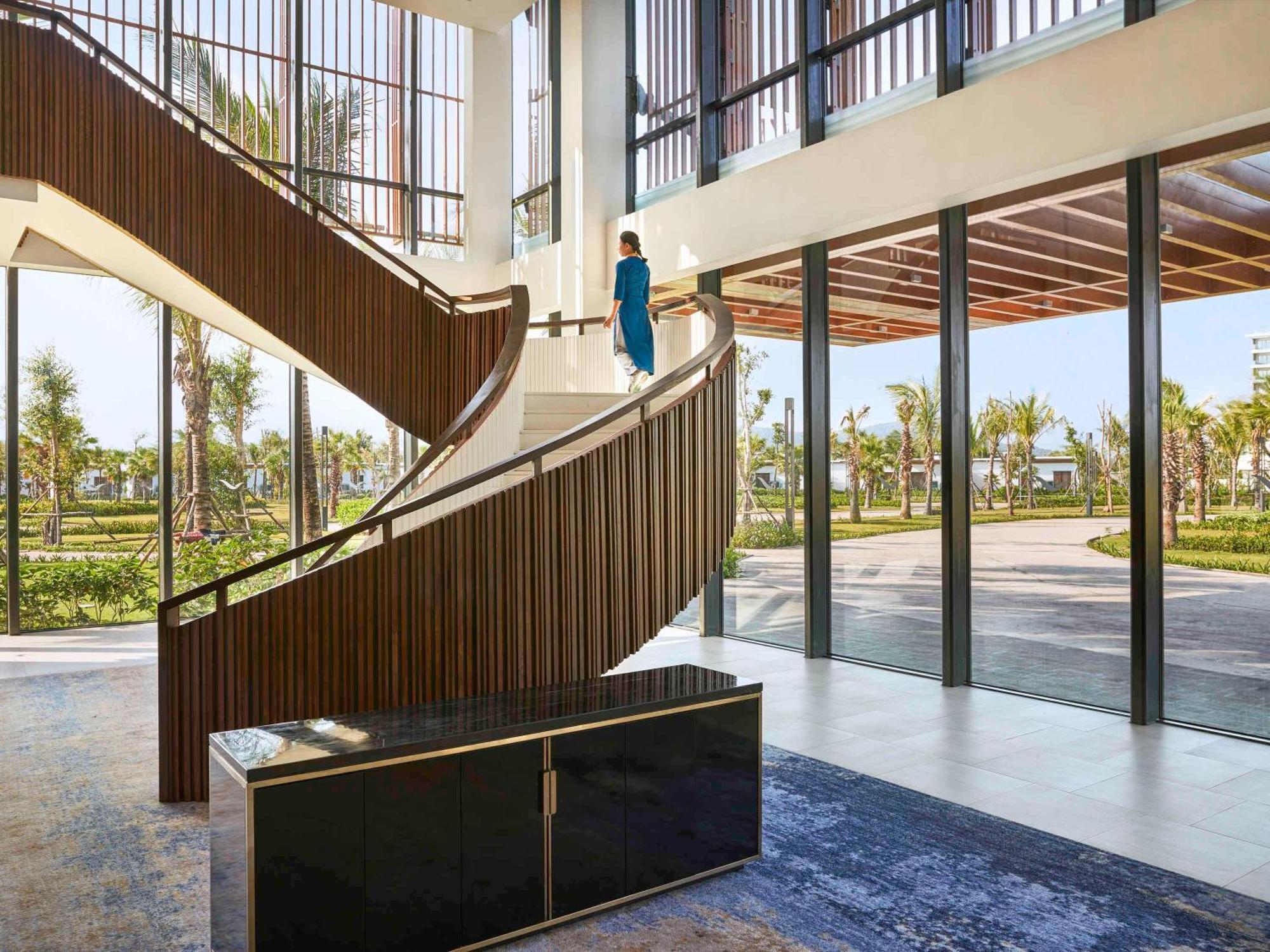 Moevenpick Resort Waverly דואונג דונג מראה חיצוני תמונה The lobby of the hotel